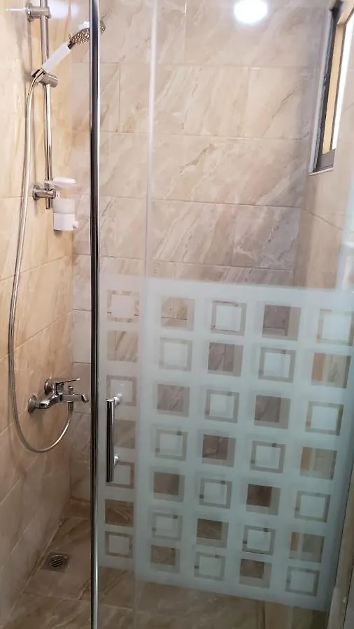 Karam Inn Akabe 2*,